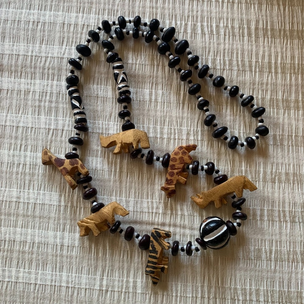 Vintage Hand Carved Wood Safari Animal Beaded Necklace Brown Black White 26 Inch